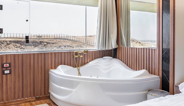 Shiny Pyramids Boutique Hotel in Giza