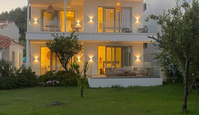 Skiathos Ammos Luxury Apartments in Megali Ammos Beach in Skiathos