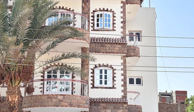 Spacious 2 bedroom apartment in delightful Luxor Governorate with AC in Luxor Governorate