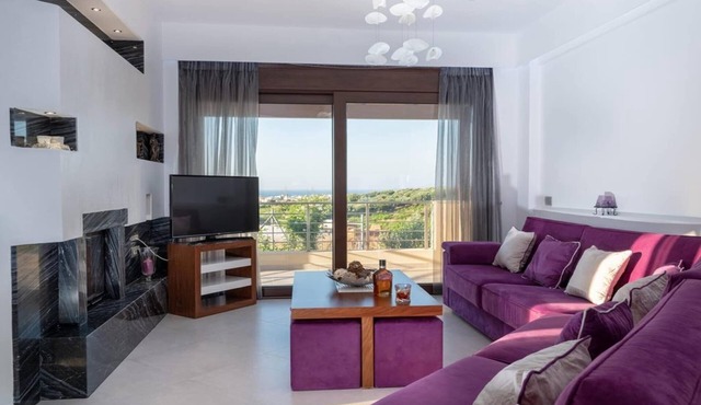 Spacious villa in Malevizi with garden in Malevizi