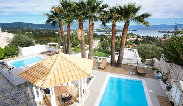 Spacious villa with stunning sea views in Gouvia near Corfu Town, great for multigenerational travel in Gouvia