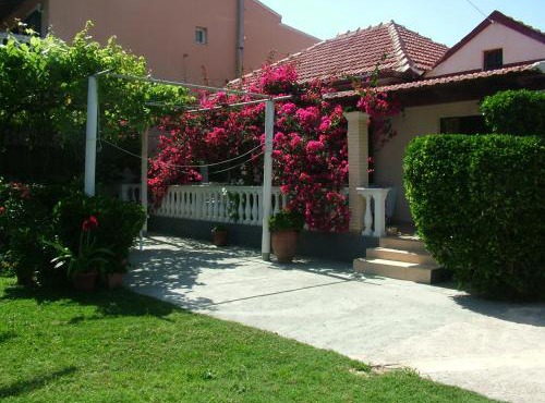Spiridoula apartments in Agios Stefanos