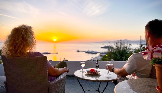 Stay in the Heart of Mikonos City with amazing view in Garden Suite Natasa in Mikonos