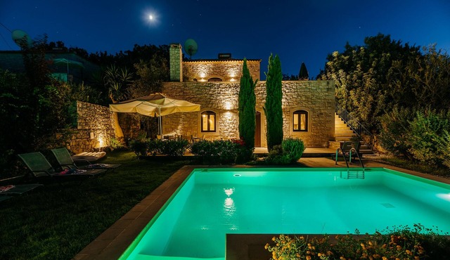 Stone villa with pool & fantastic sea views (with special autumn offers) in Rethymnon