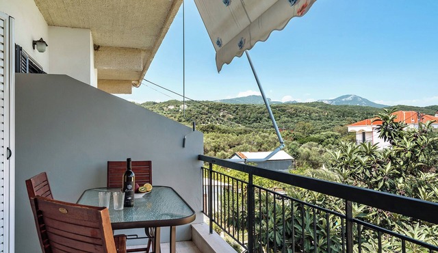 Studio Apartment 'Labros 3' with Mountain View, Wi-Fi and Air Conditioning in Pidima Kiras