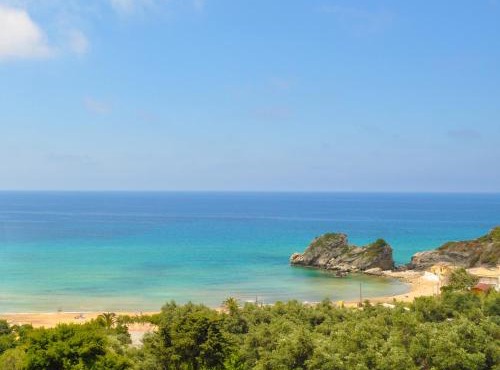Studio Apartments with sea view and pool - Pelekas Beach Corfu in Pelekas