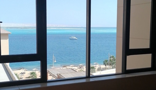 Stunning Sea View 1-Bed Apartment in Hurghada