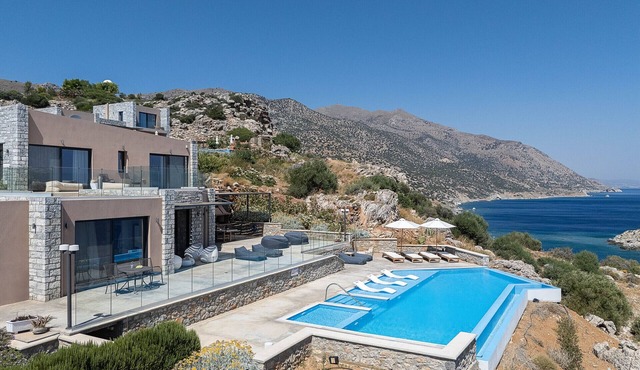 Stunning Seafront complex with 2 infinity pools! in Rethymno