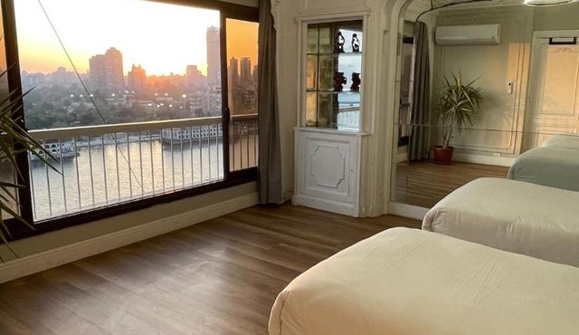 Stylish 3BR Apartment with Stunning Nile View in Cairo