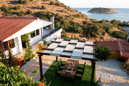 Summer Dream Cottage, 2BR, Beautiful sea view in Mochlos