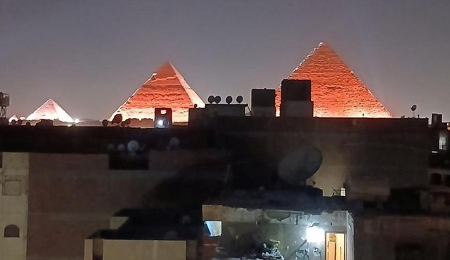 The 5 inn apartment 1 rooftop pyramids view