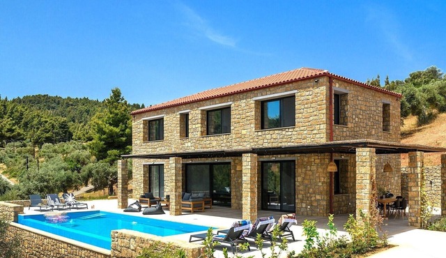 The Mavrolitharo Residence, new stone built villa. in Chalkidiki
