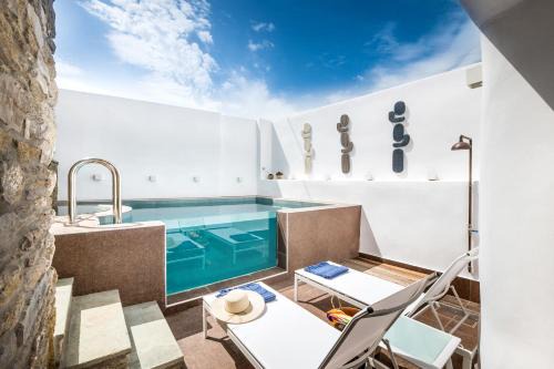 The Old Court Council Luxury mansion by Ifigeneia in Gavrio