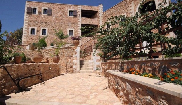 Traditional Crete Villa | Villa Red Fliskouni | Stunning Views | 1 Bedroom in Chania