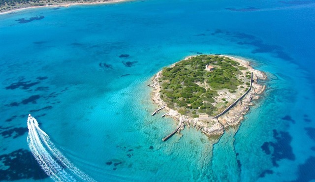 Treasure Island - Ten Bedroom Villa, Sleeps 20 in Karystos