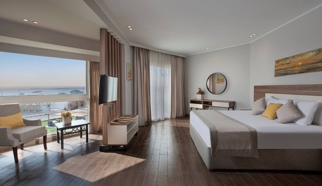 V Grand Beach Resort Sahl Hasheesh in Sahl Hasheeh