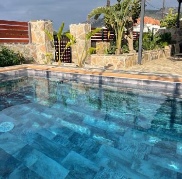 Victoria's Luxury Apartment - Private pool, Jacuzzi, Jym in Agios Nikolaos