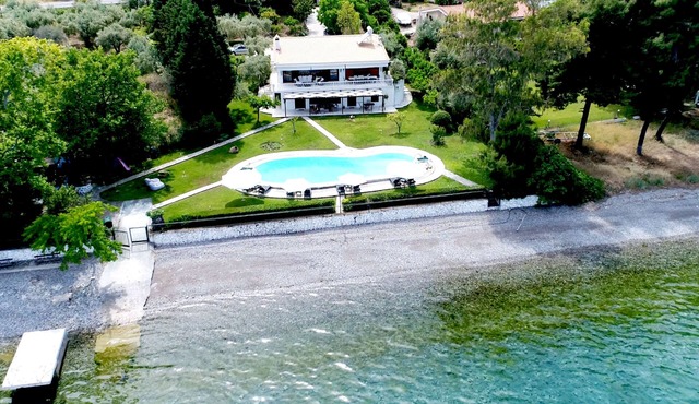 Villa Agios - Stunning beachfront private villa, ideal for families in Agios Konstantinos