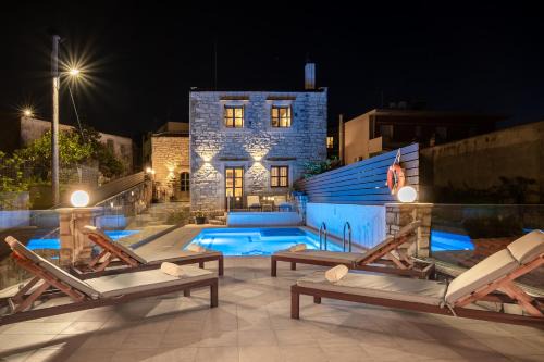 Villa Alexandros 3BD with Private Pool in Skouloúfia