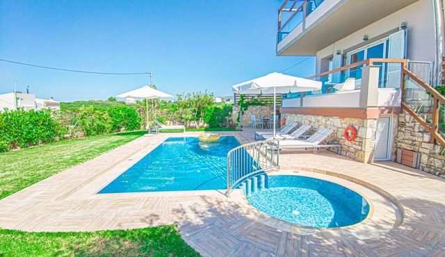 Villa Anastasia ✔️ Private pool with pool for kids ✔️ Close to 4 sandy beaches! in Vamvakopoulo