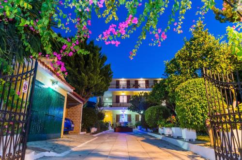 Villa Anna Apartments - 550m from the beach, by ZanteWize in Vasilikos