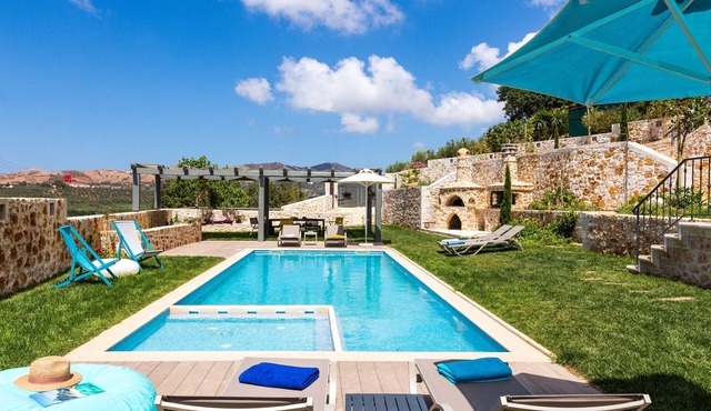 Villa complex nearby Rethymno with stunning countryside views! in Rethymno