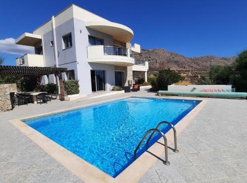 Villa Danae in Makry Gialos