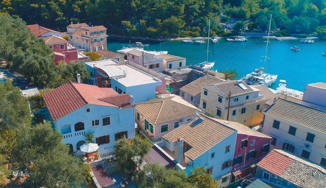 Villa Eleni: Gaios Waterfront House in Gaios