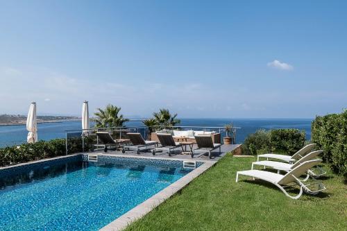 Villa Emilia front sea in Kalathas