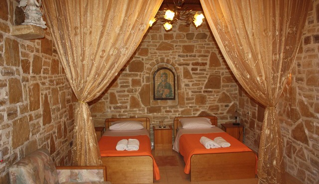 Villa Fabrika - Recent stone-built house in a traditional village of south Crete in Faistos