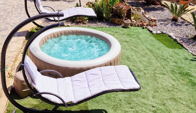 Villa Fisi I and Wellness with Pool, Jacuzzi, Sauna, Outdoor Gym, Mountain Views in Απλαδιανά