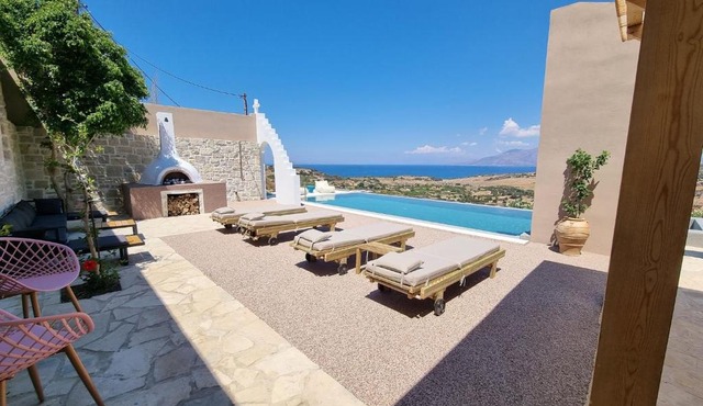 Villa Grabella-Amazing sea view and swimming pool in Pitsidia