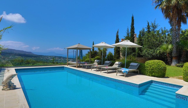 Villa Harmony, fantastic view, pool 12 m, cozy natural stone villa in Rethymno