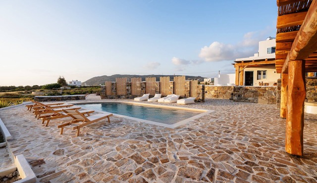 Villa Iliaki Ιδανική για όσους θέλουν να αφεθούν να τους παρασύρει το καλοκαίρι. in ΚΑΣΤΡΑΚΙ