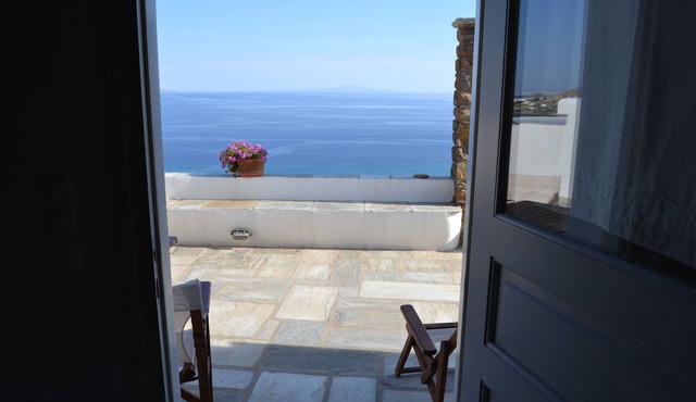 Villa Ioanna Green-grey- Vacation Houses for rent close to the beach in Exomvourga