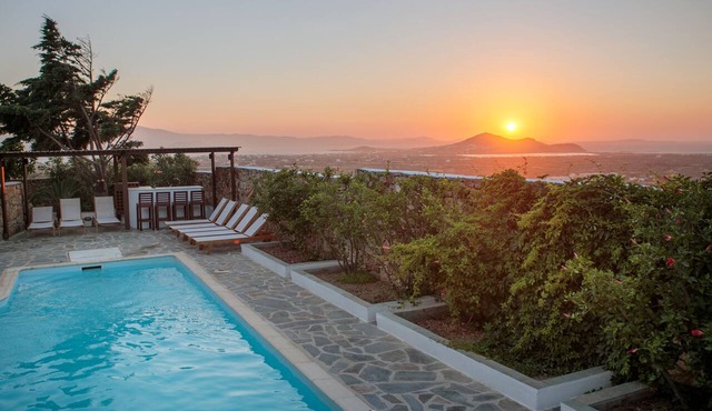 Villa Kairos Naxos- Spacious, Private Villa & Stunning Sea and Sunset Views in Glinado