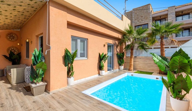 Villa Karteris by Villa Plus in Stalida