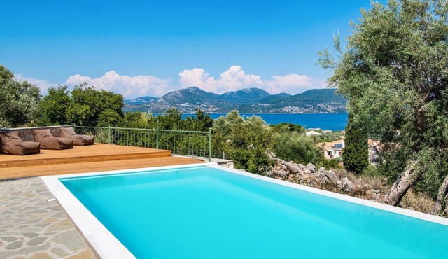 Villa Loulou by Villa Plus in Episkopos
