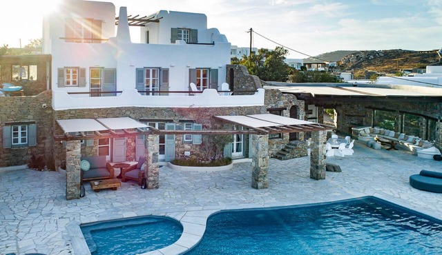 Villa Melangio | 6 BR Private Pool & Sea Views | Daily Housekeeping | Mykonos in Aleomandra