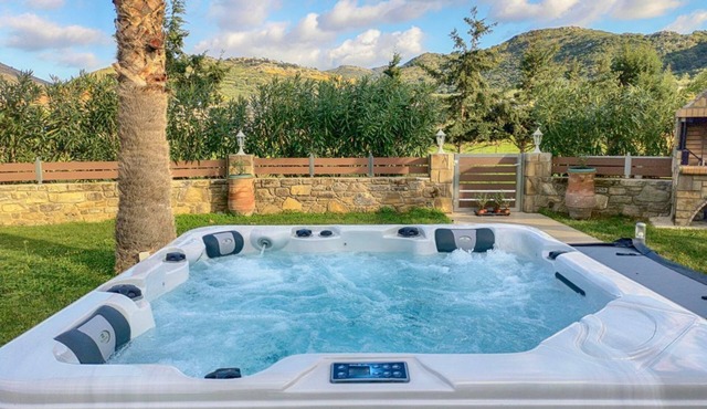 Villa Nopigia - Three Bedroom Villa, Sleeps 6 in Nopigia