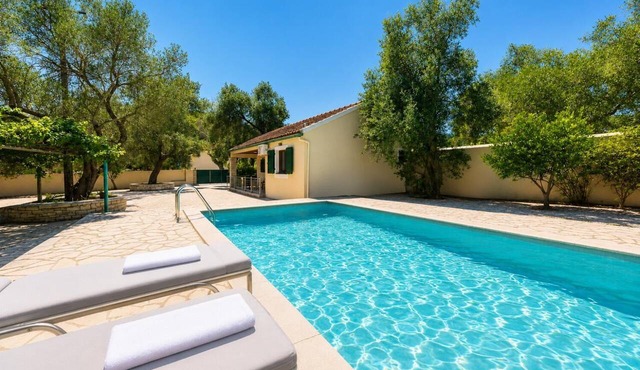 Villa Old Vineyard - One Bedroom Villa, Sleeps 2 in Paxi
