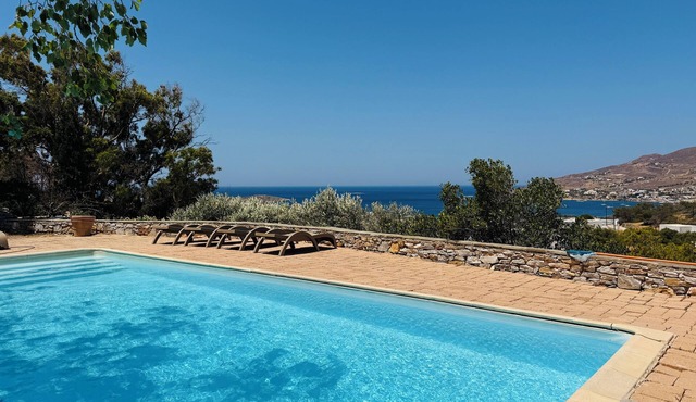 Villa Oleander-Charming Greek Villa Near the Beach | Garden Oasis in Syros