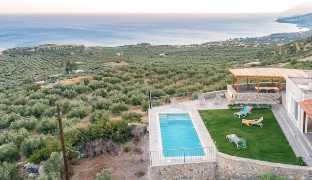 Villa Panthea in Keratokampos