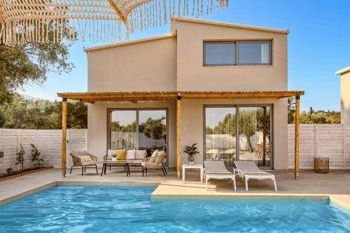 Villa Romas 1 by Villa Plus in Vasilikos