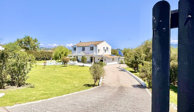 Villa Rubina Sidari with private pool in Velonades