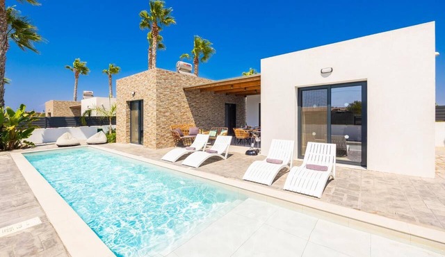 Villa Salty Sun 6 - Two Bedroom Villa, Sleeps 4 in Kremasti