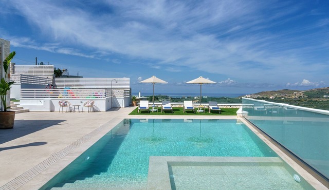 Villa Valentina, 2bedrooms relaxing retreat, w/private pool, playground and view in Roumeli