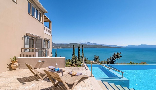 Villa Vosalia, offering superb sea views! in Lefkada