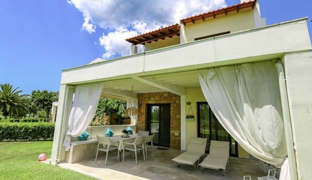 Villa with a Large Plot 100 m to the Beach in Nea Skioni