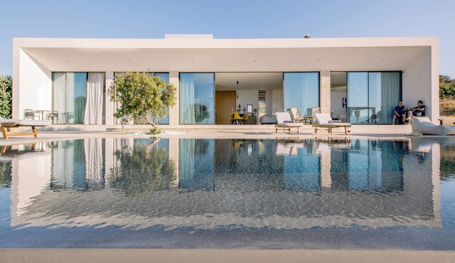 Villa with fantastic view, heated pool in Kissamos